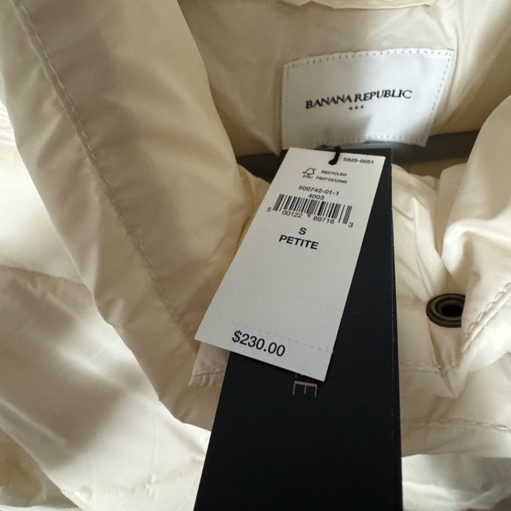 Banana Republic Petite Puffer Jacket in Cream NEW - Picture 2 of 6